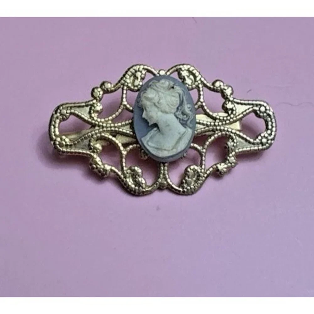 Vintage Filigree Cameo Brooch – Ornate Gold-Tone Frame, 2 Inches